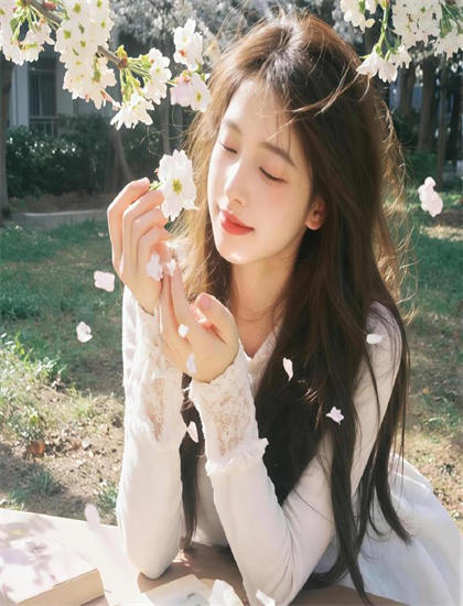 探索《美国印度小姐》的奥秘：隐藏细节与深层意义